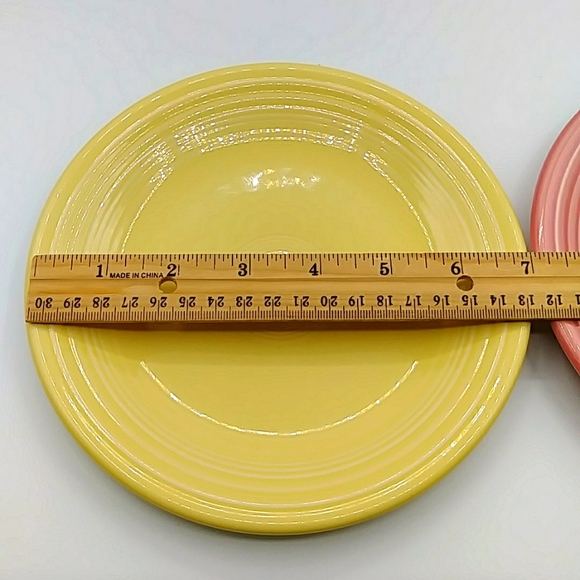 πΌHP! 2 Fiesta 7" pastel Plates. Homer Laughlin Lead free. Rose & yellow colors - Picture 4 of 4